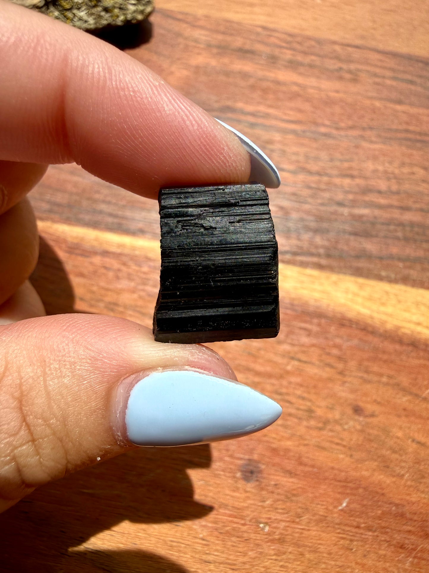 RAW BLACK TOURMALINE [SMALL]