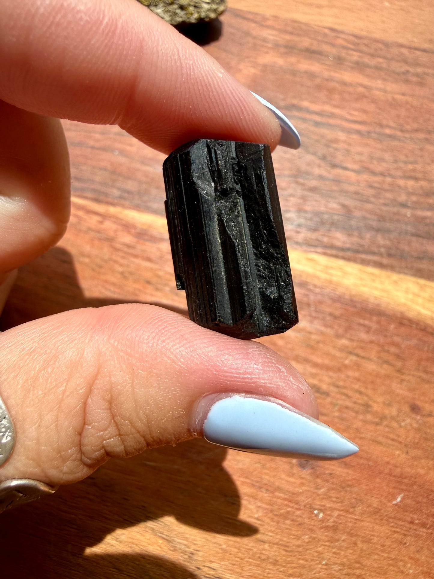 RAW BLACK TOURMALINE [SMALL]