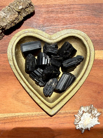 RAW BLACK TOURMALINE [MEDIUM]