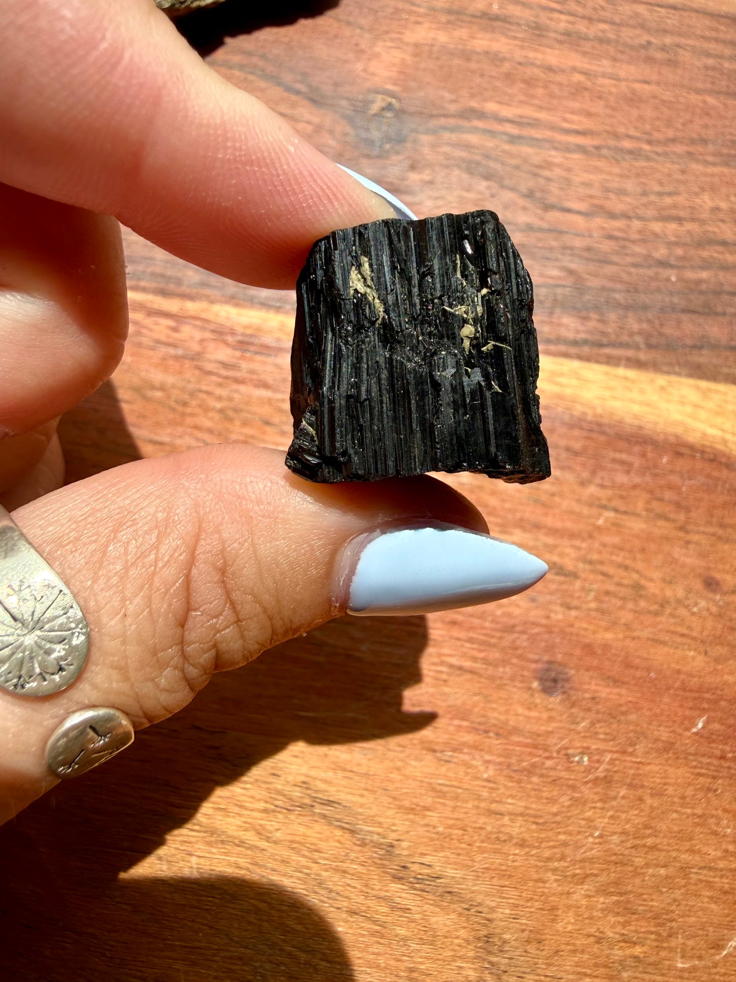 RAW BLACK TOURMALINE [MEDIUM]