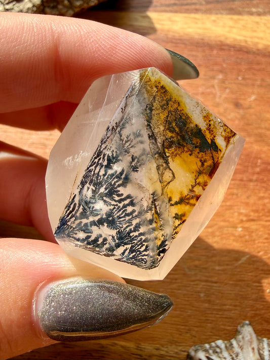 DENDRITIC QUARTZ FREEFORM
