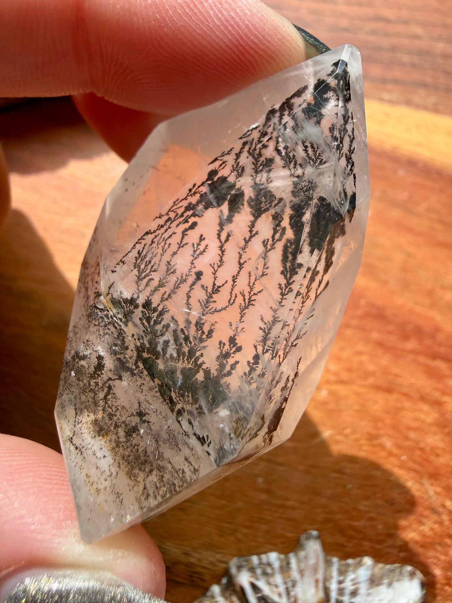 DENDRITIC QUARTZ FREEFORM