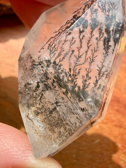 DENDRITIC QUARTZ FREEFORM