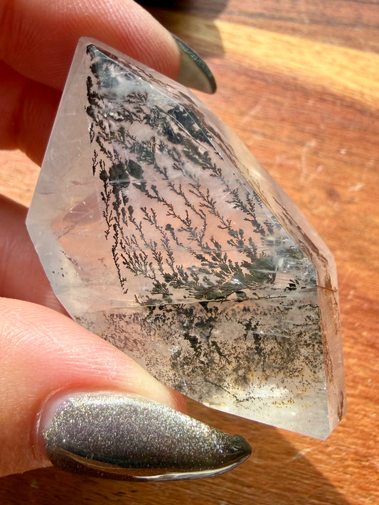 DENDRITIC QUARTZ FREEFORM
