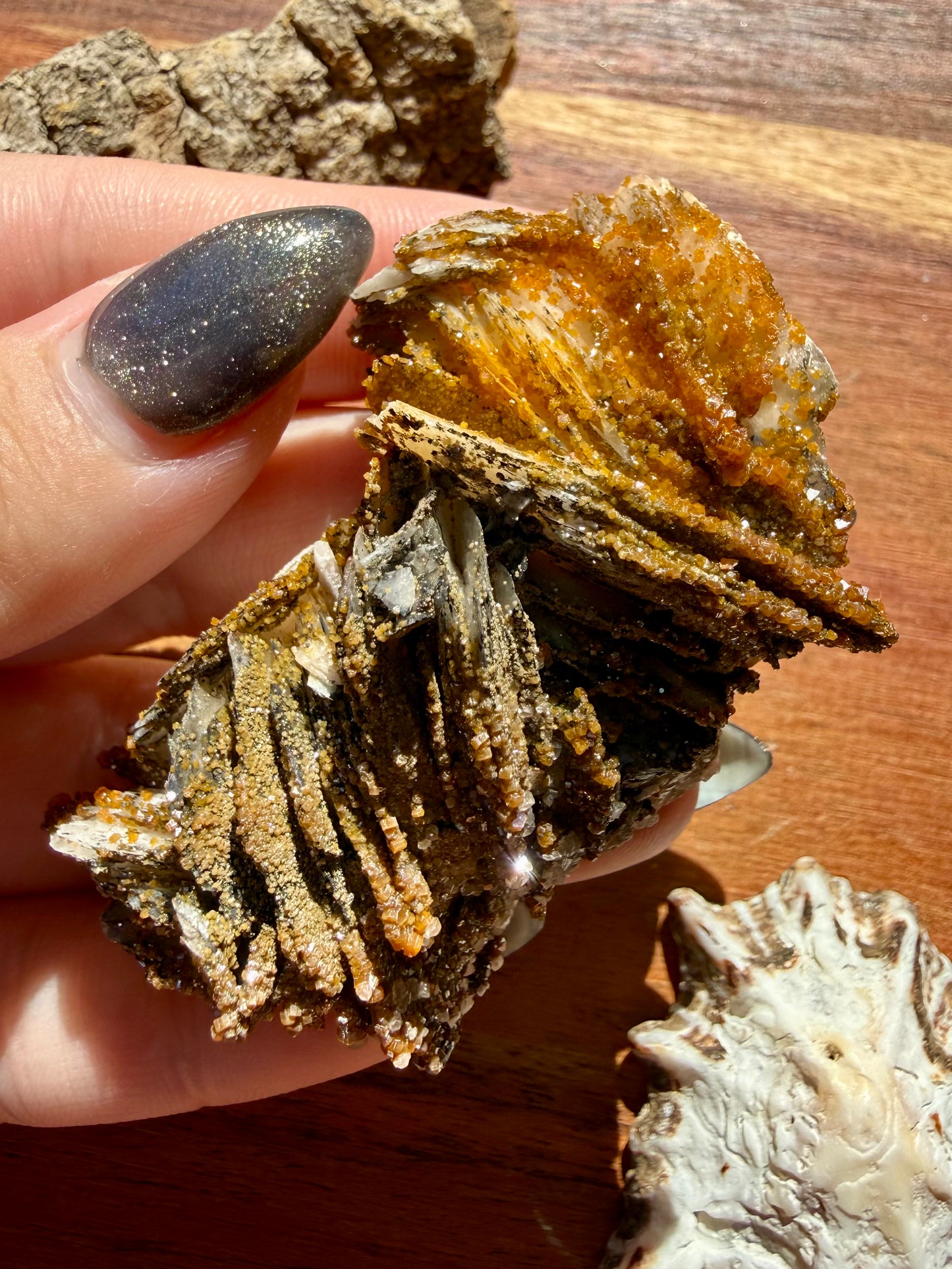 BARITE, MAGANESE + VANADINITE