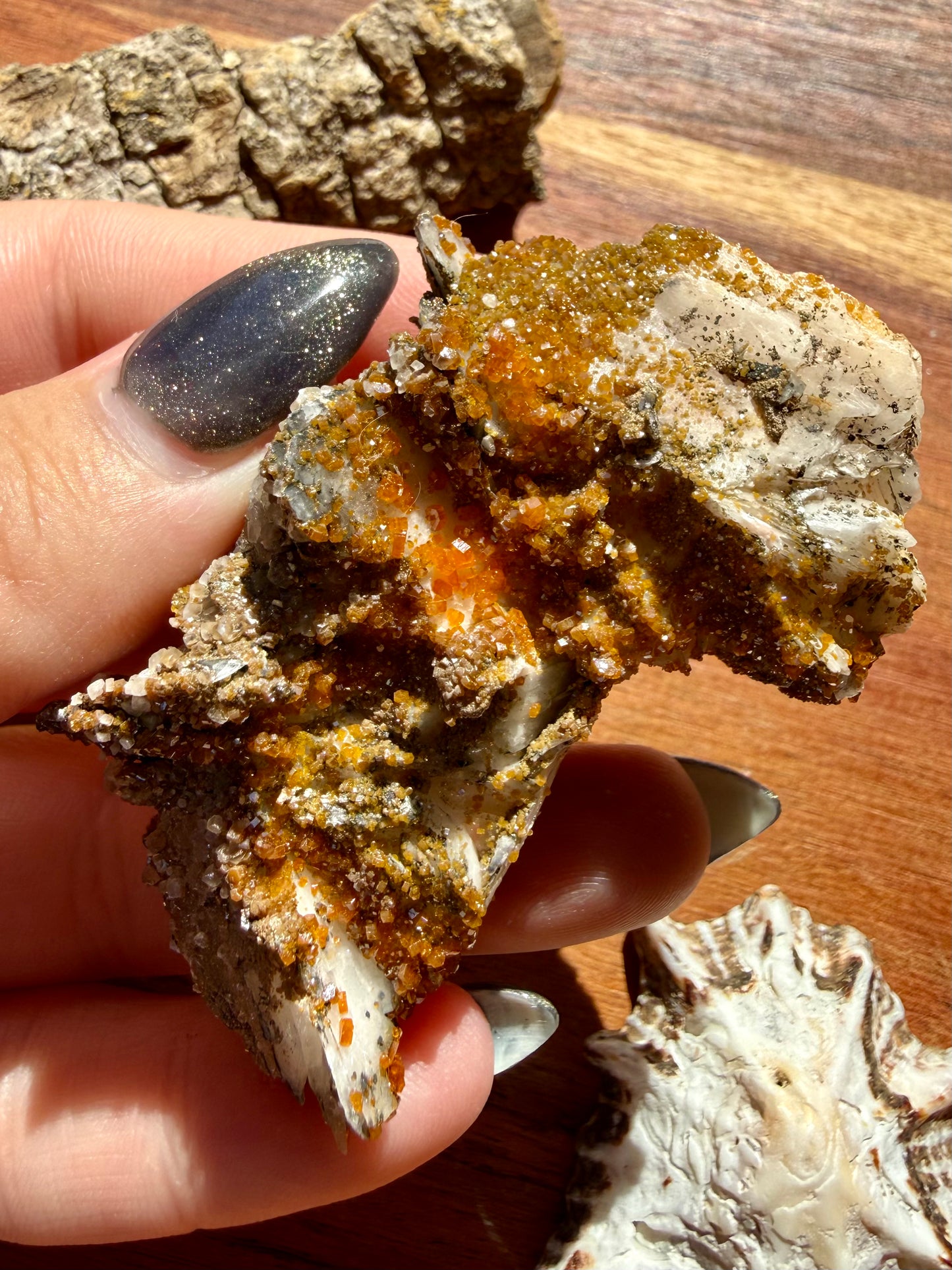 BARITE, MAGANESE + VANADINITE