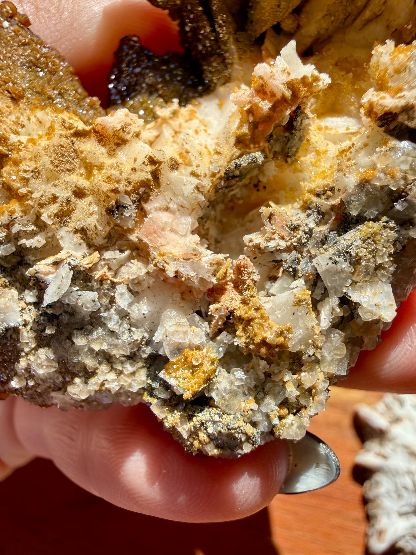 BARITE, MAGANESE + VANADINITE
