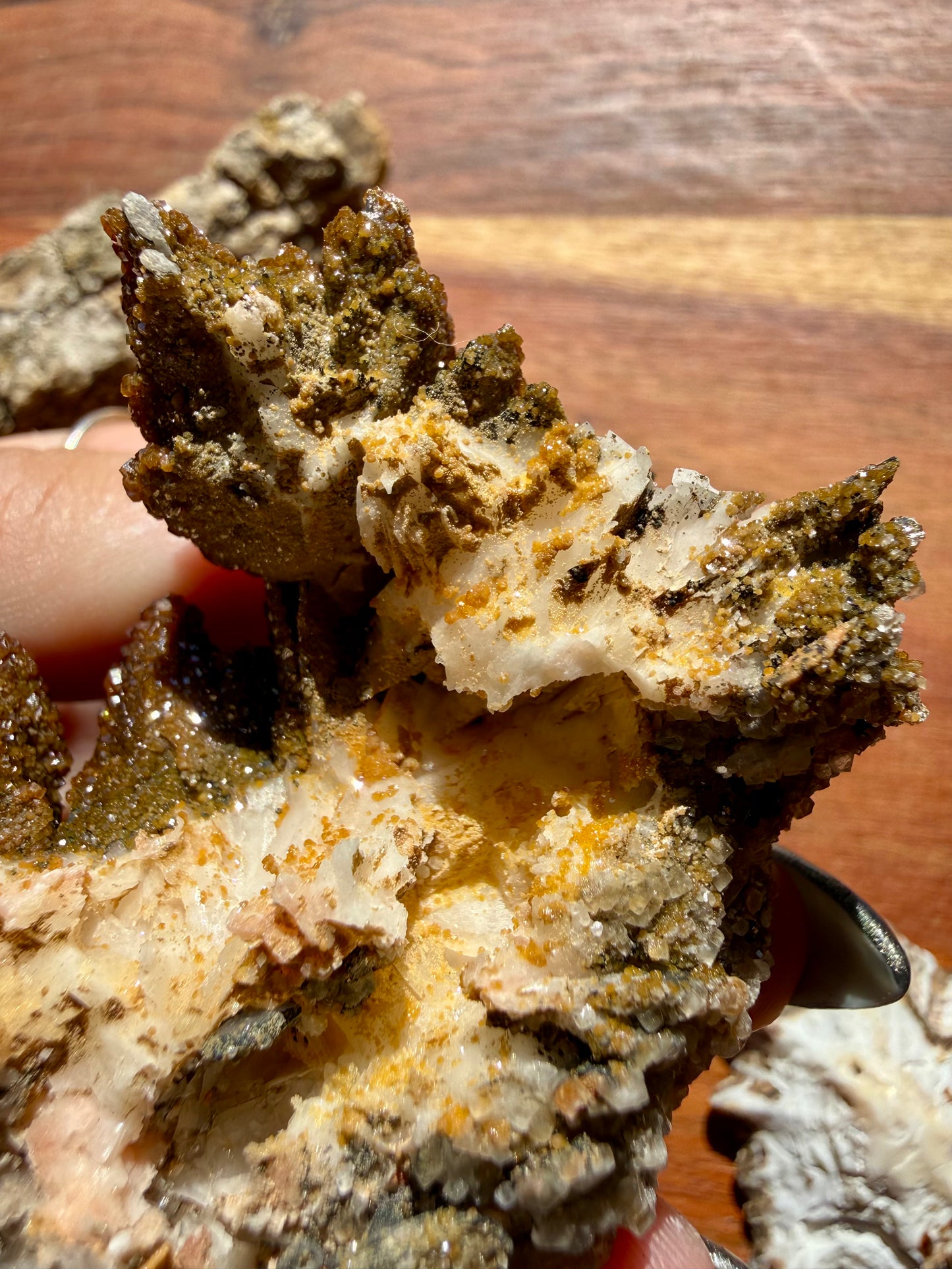 BARITE, MAGANESE + VANADINITE