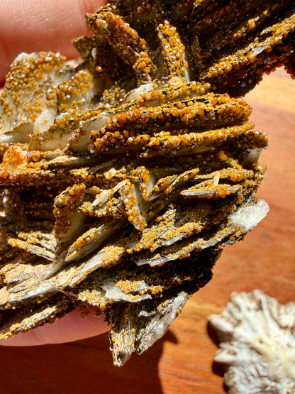 BARITE, MAGANESE + VANADINITE