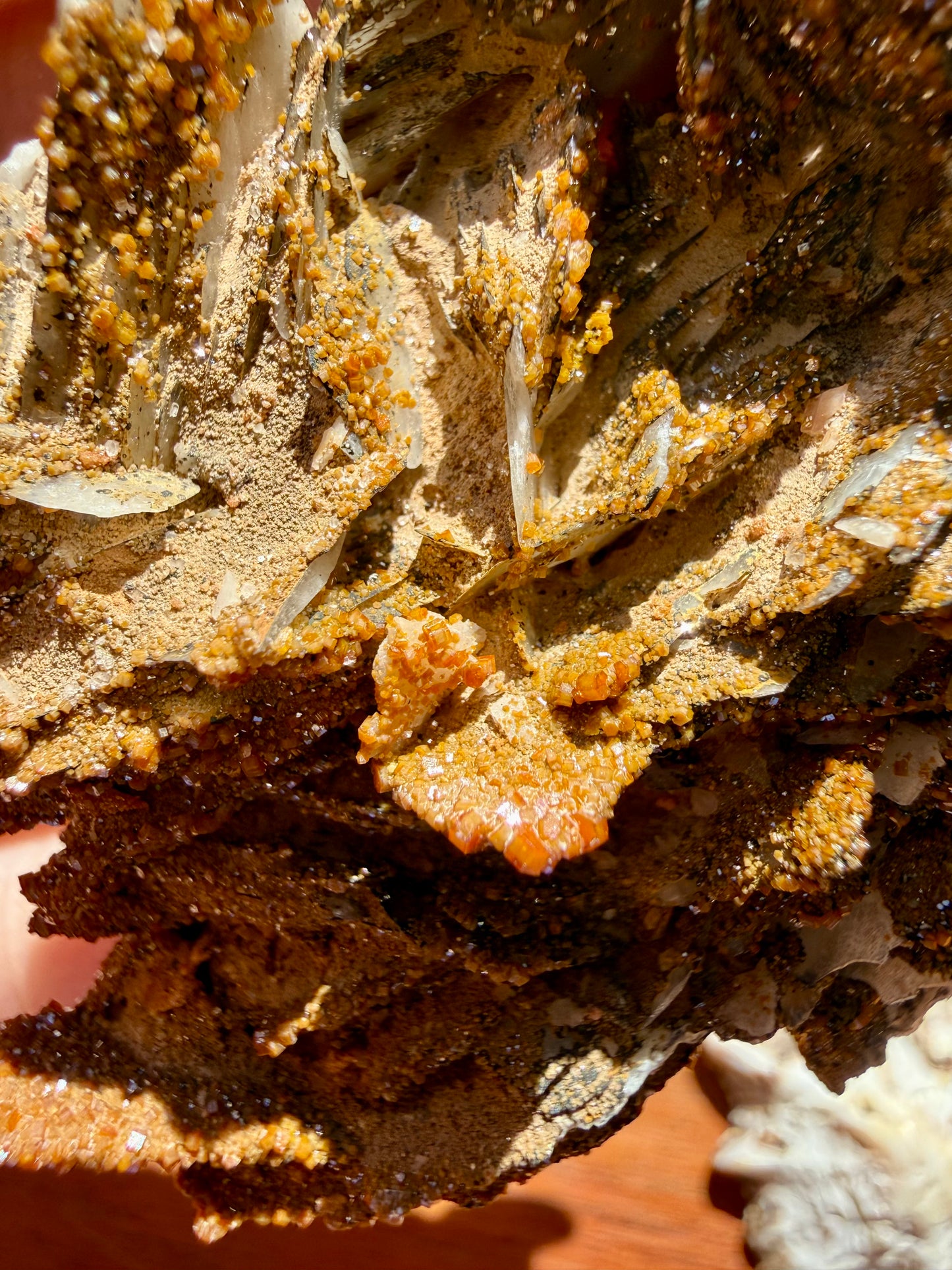 BARITE, MAGANESE + VANADINITE