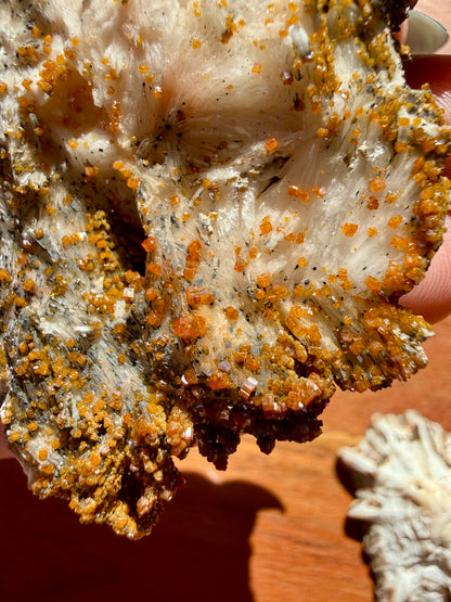 BARITE, MAGANESE + VANADINITE