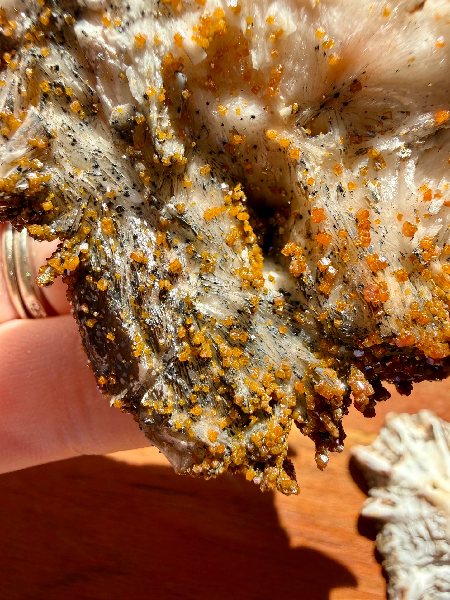 BARITE, MAGANESE + VANADINITE