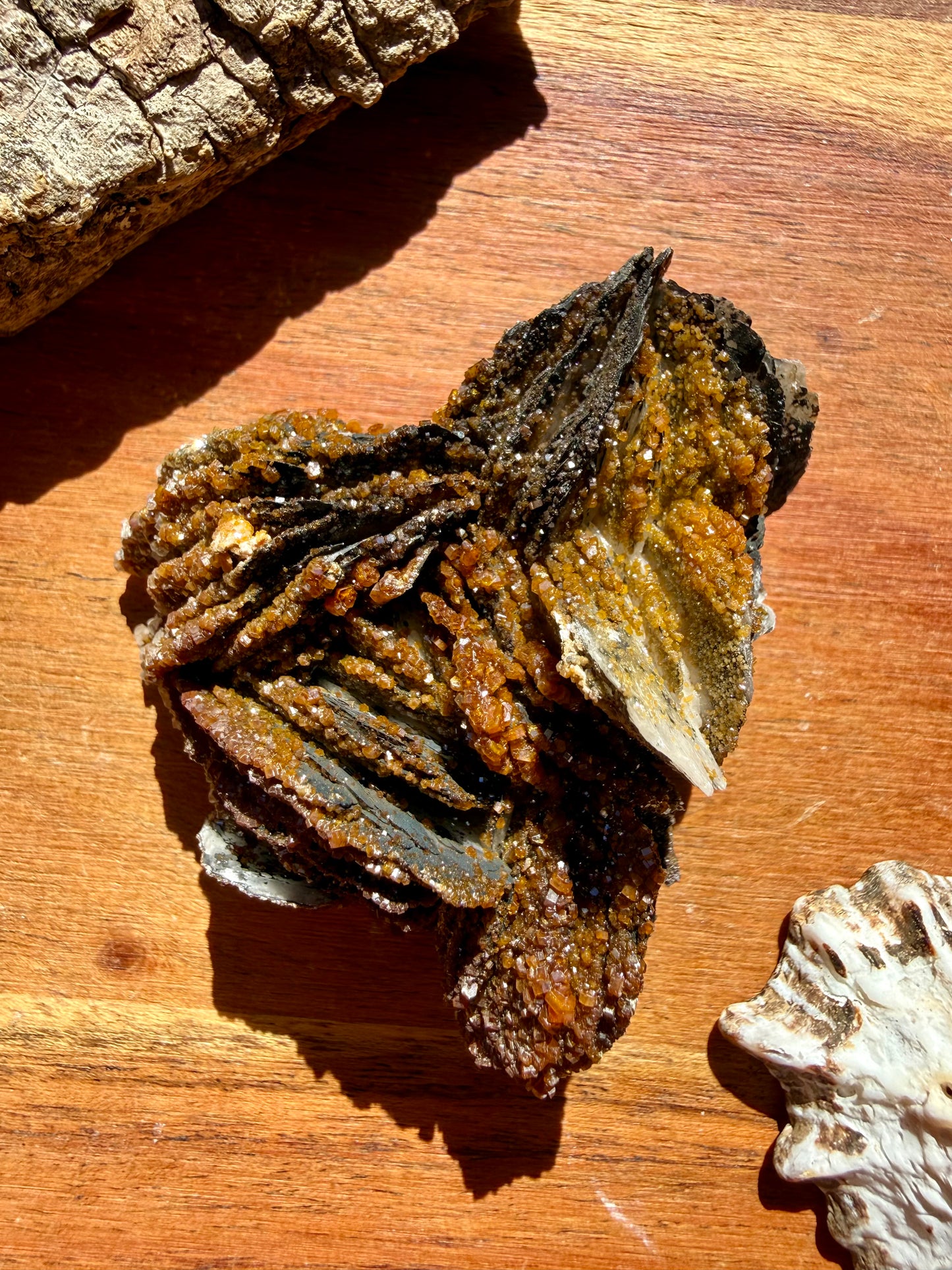 BARITE, MAGANESE + VANADINITE
