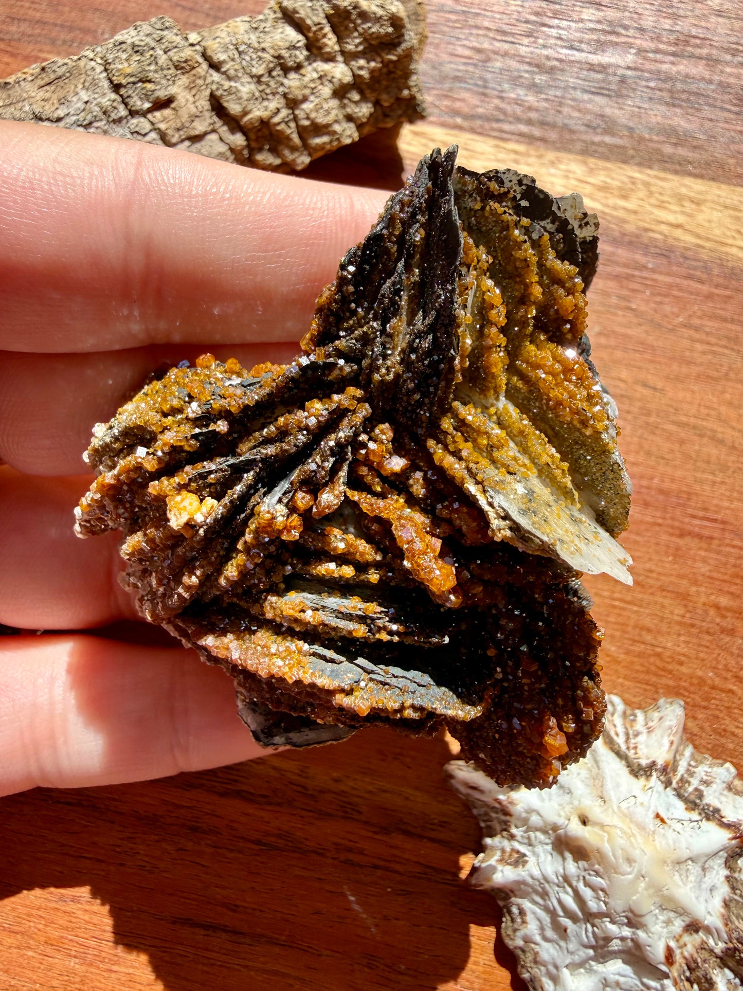 BARITE, MAGANESE + VANADINITE