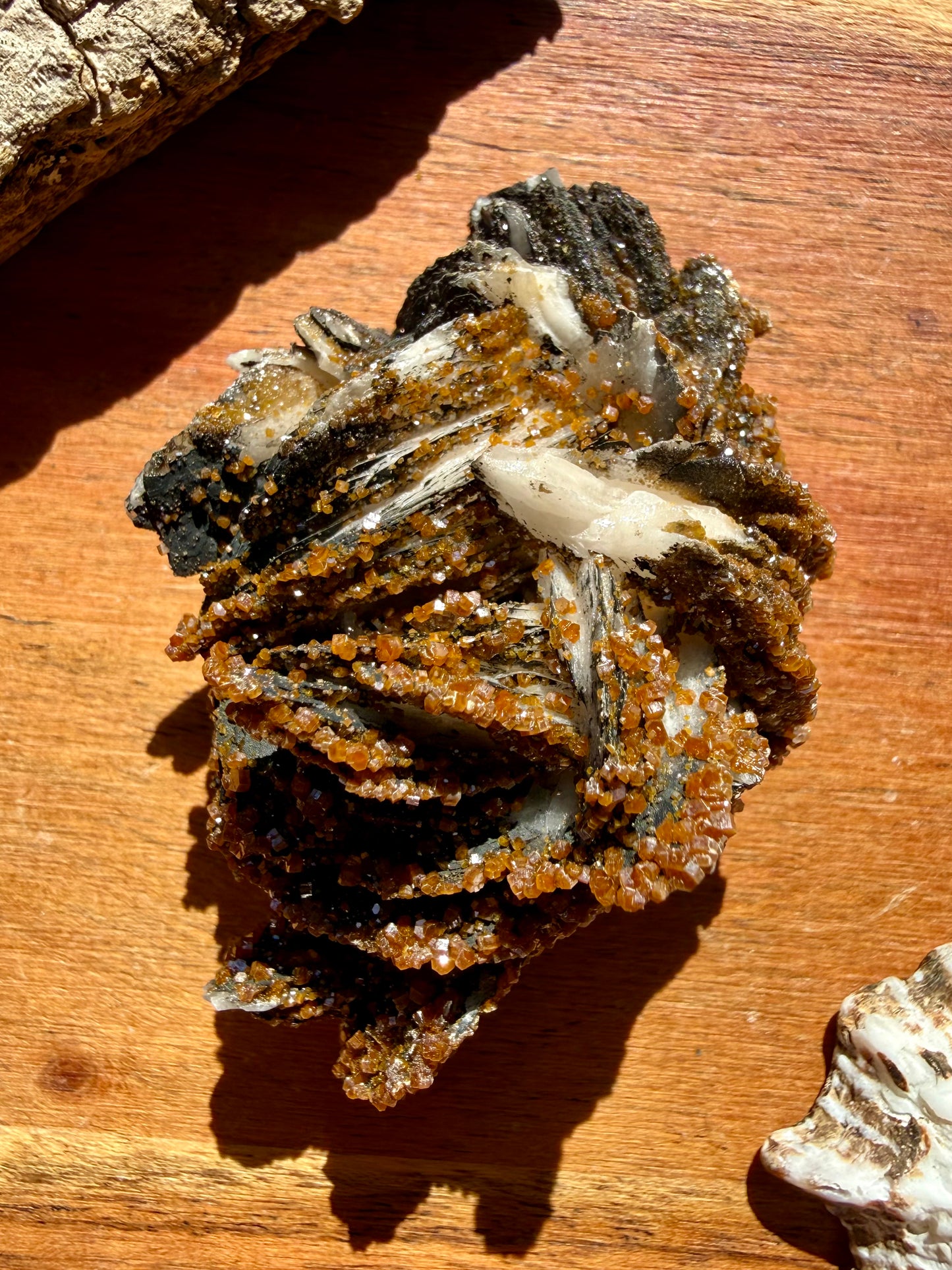 BARITE, MAGANESE + VANADINITE