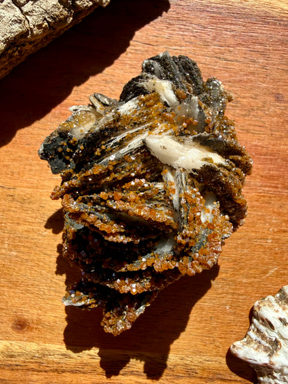 BARITE, MAGANESE + VANADINITE