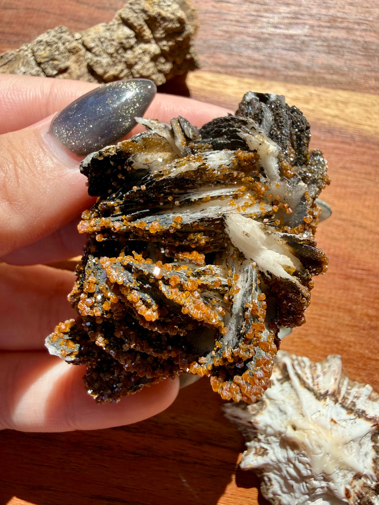 BARITE, MAGANESE + VANADINITE