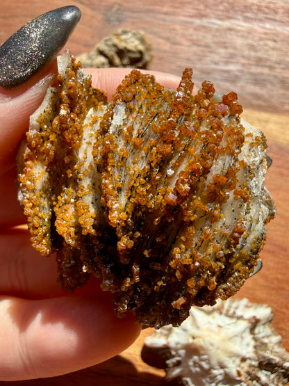 BARITE, MAGANESE + VANADINITE