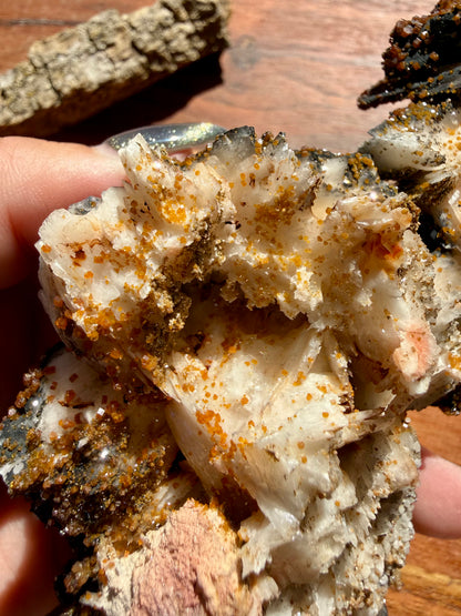 BARITE, MAGANESE + VANADINITE