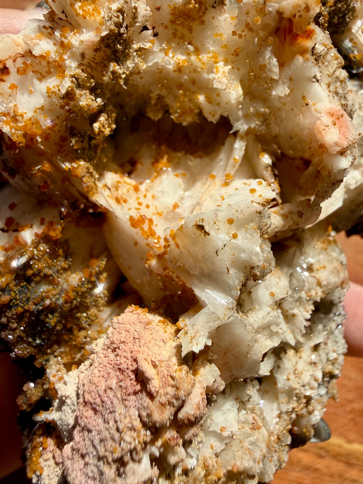 BARITE, MAGANESE + VANADINITE