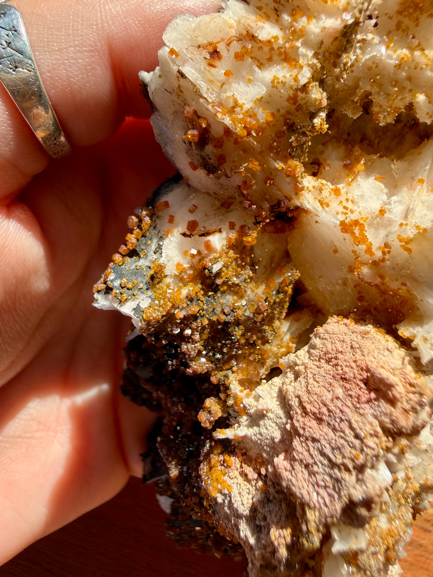 BARITE, MAGANESE + VANADINITE