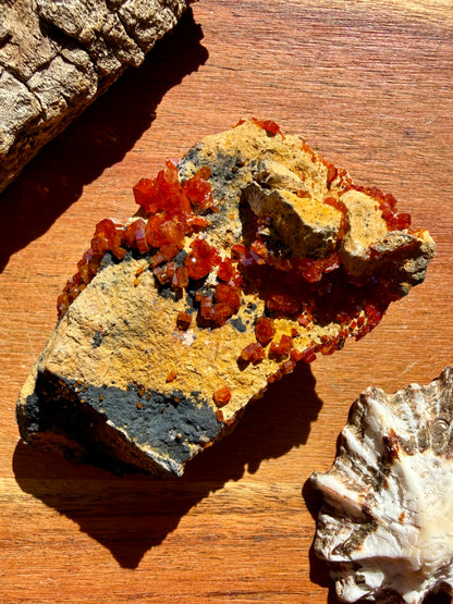 VANADINITE + MAGANESE