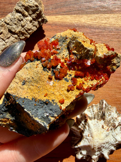 VANADINITE + MAGANESE