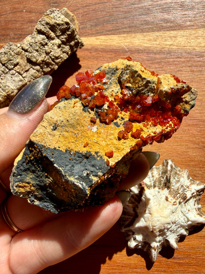VANADINITE + MAGANESE