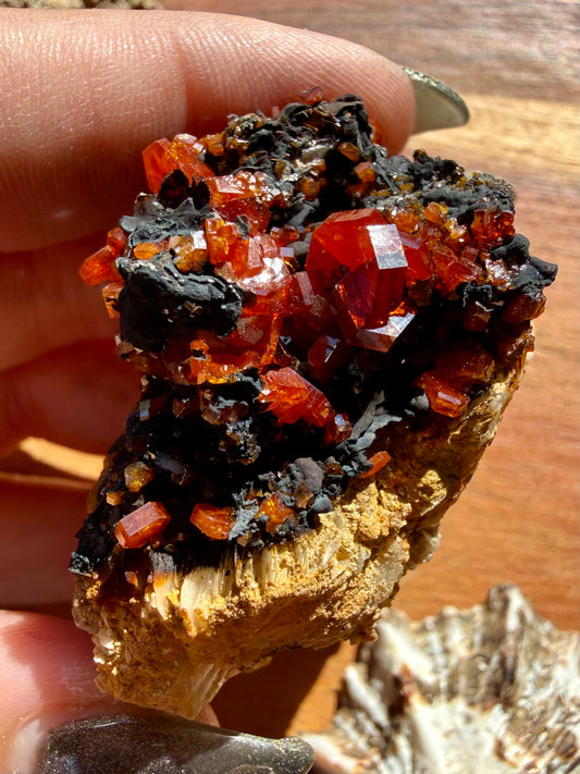 VANADINITE + MAGANESE