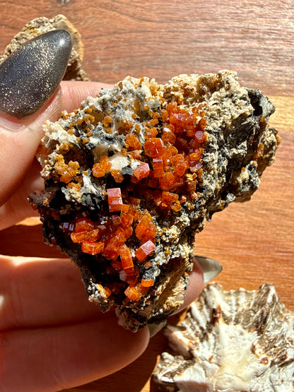 VANADINITE + MAGANESE