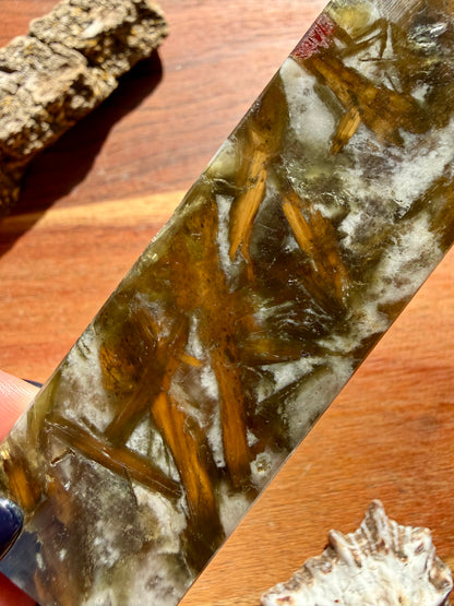 GREEN TOURMALINE + MICA SLAB TOWER