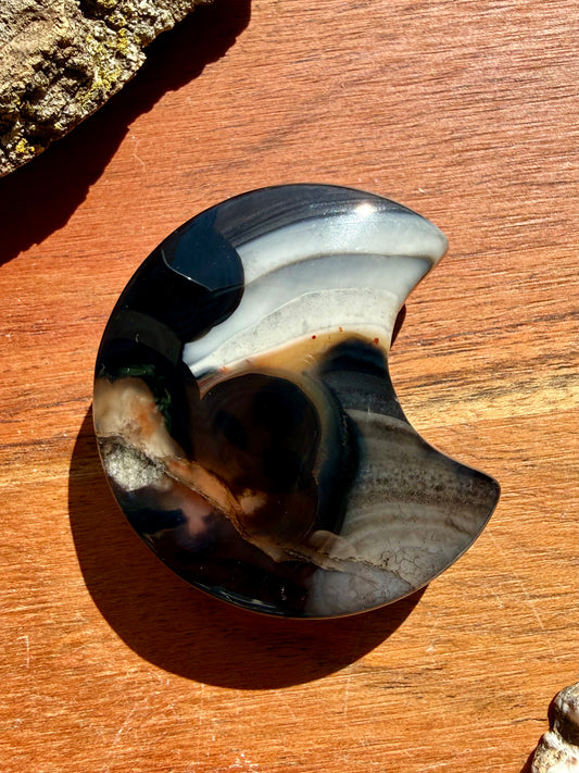 BLACK FLOWER AGATE MOON