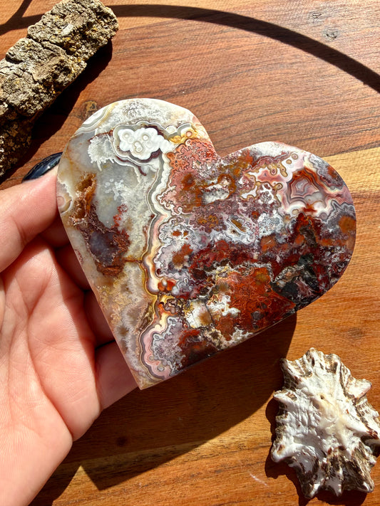 CRAZY LACE AGATE HEART WITH STAND