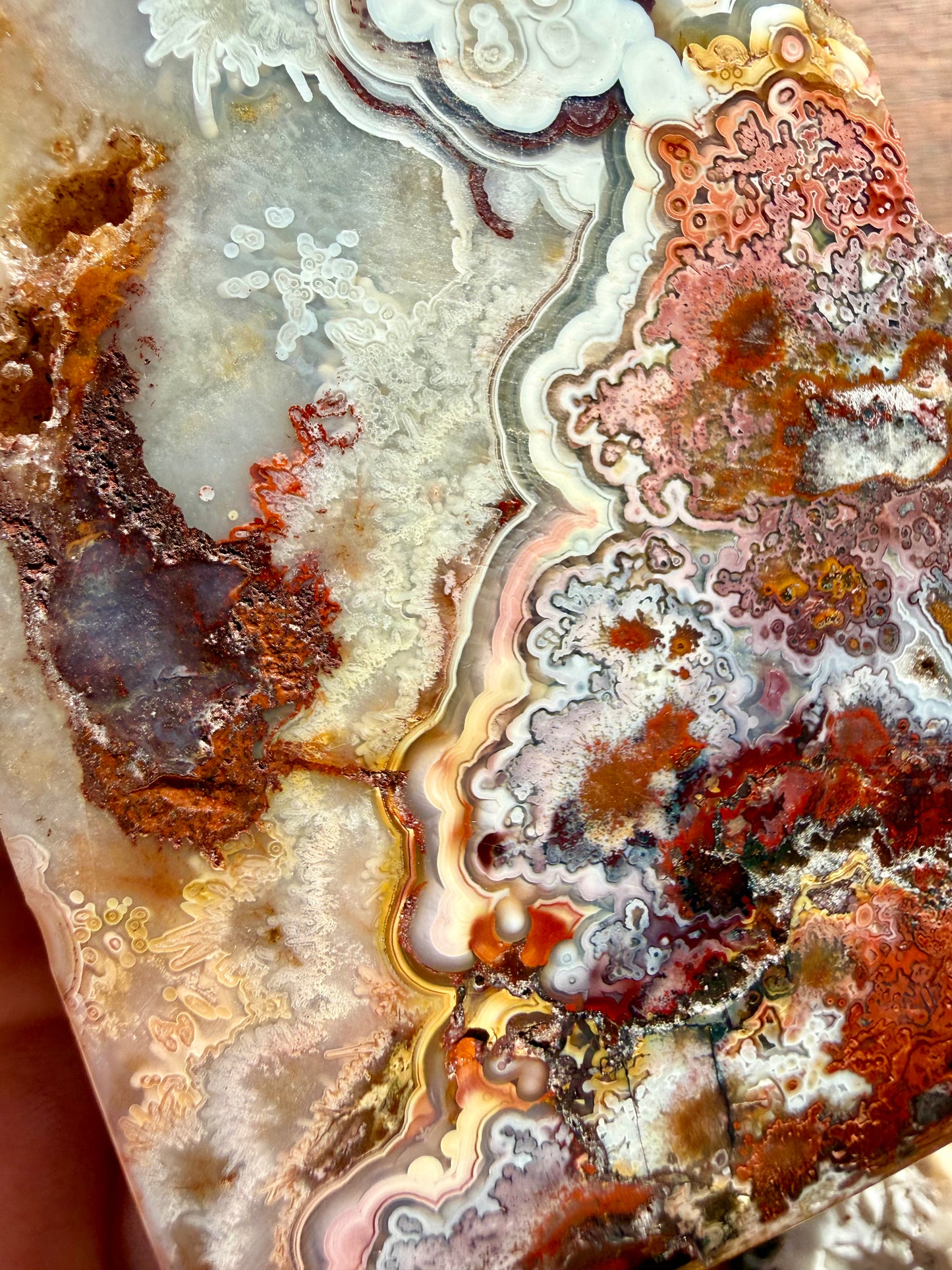 CRAZY LACE AGATE HEART WITH STAND