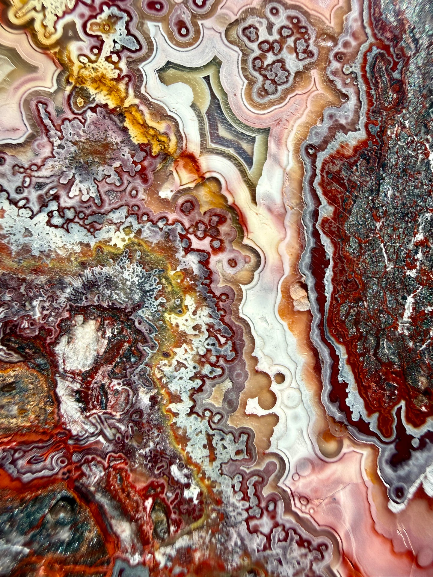 CRAZY LACE AGATE HEART WITH STAND