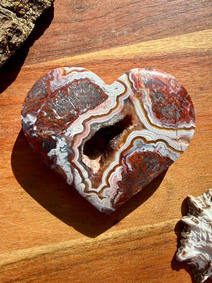 CRAZY LACE AGATE HEART WITH STAND