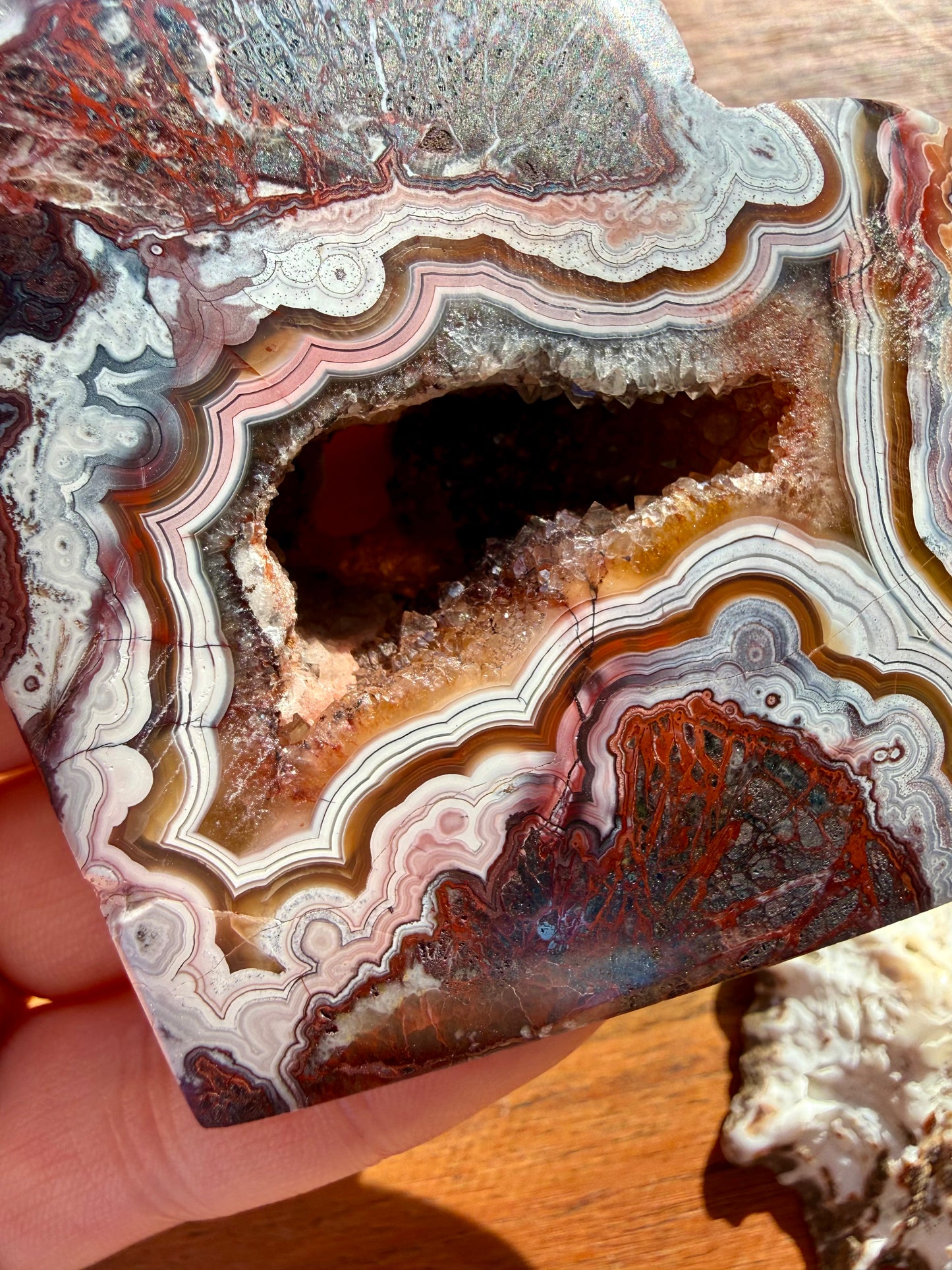 CRAZY LACE AGATE HEART WITH STAND