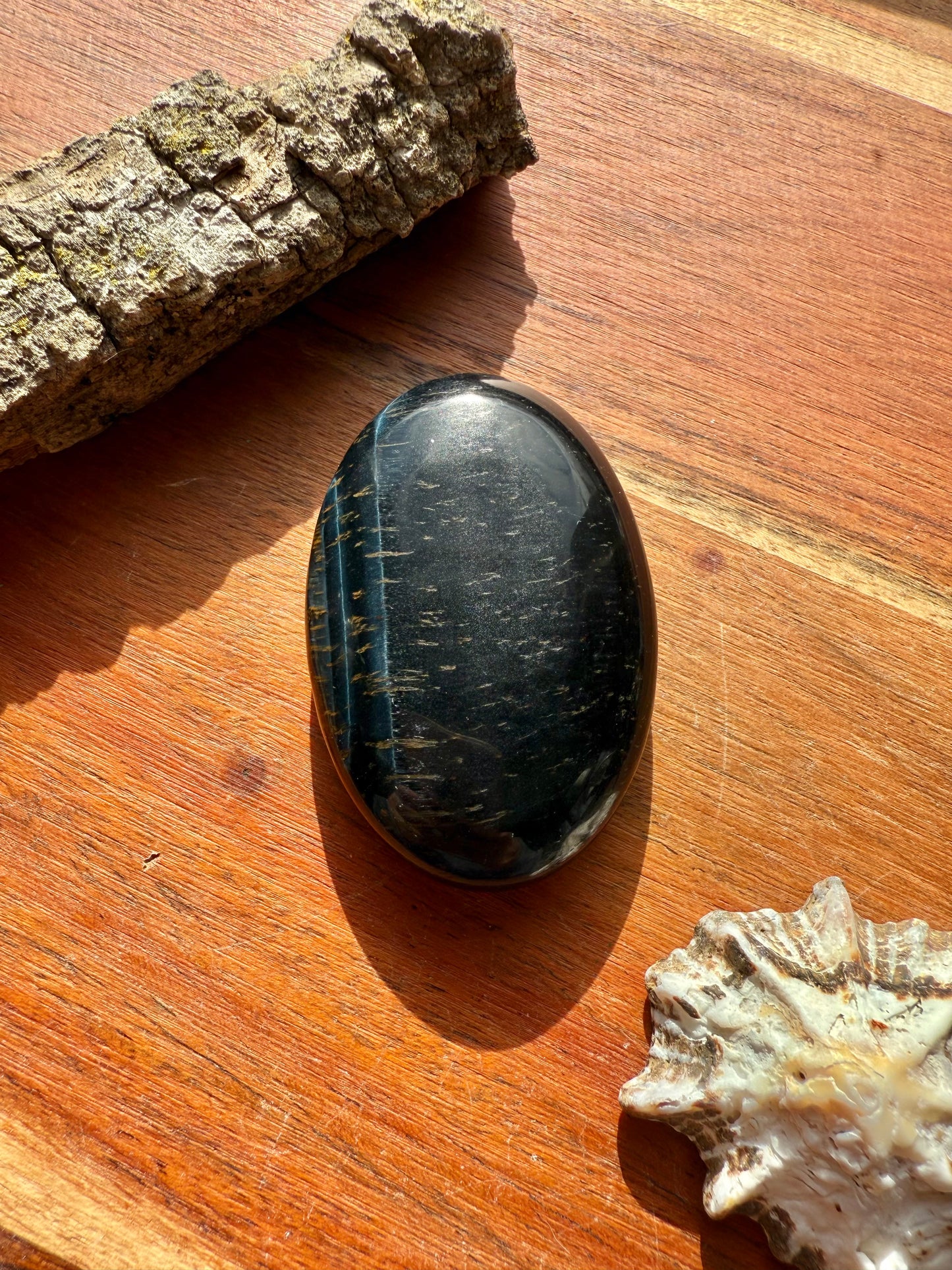 BLUE TIGER'S EYE PALM STONE