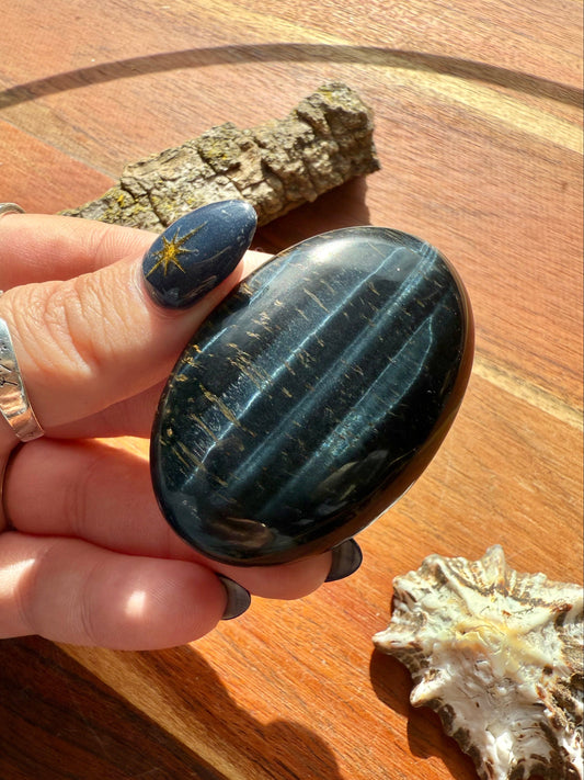BLUE TIGER'S EYE PALM STONE