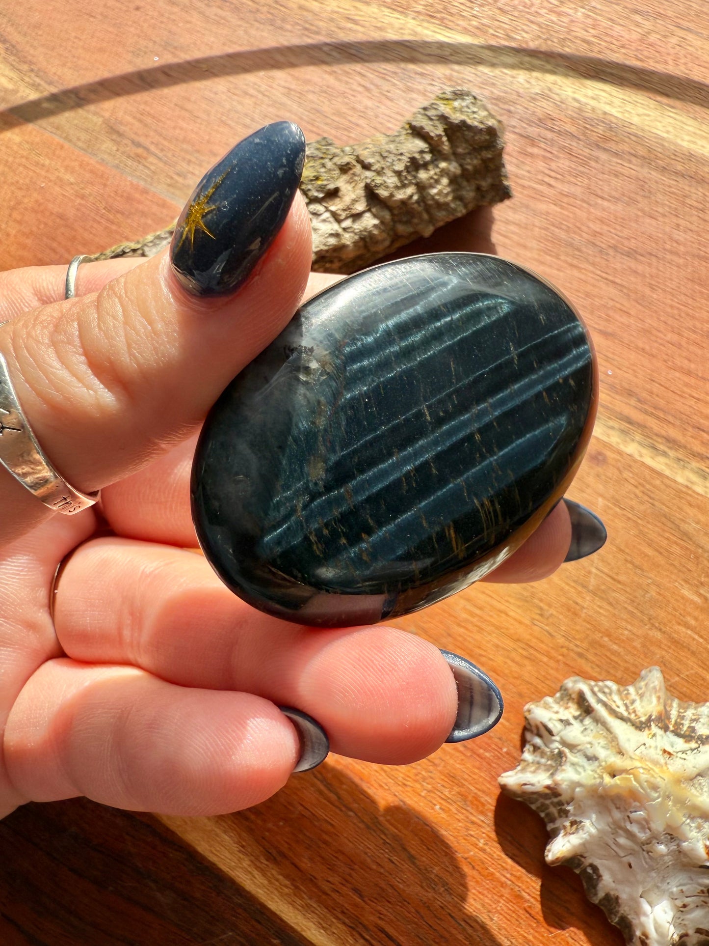 BLUE TIGER'S EYE PALM STONE