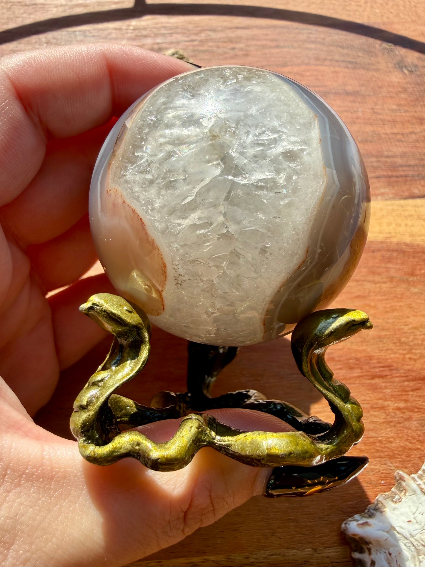 GOLD METAL SNAKE SPHERE STAND