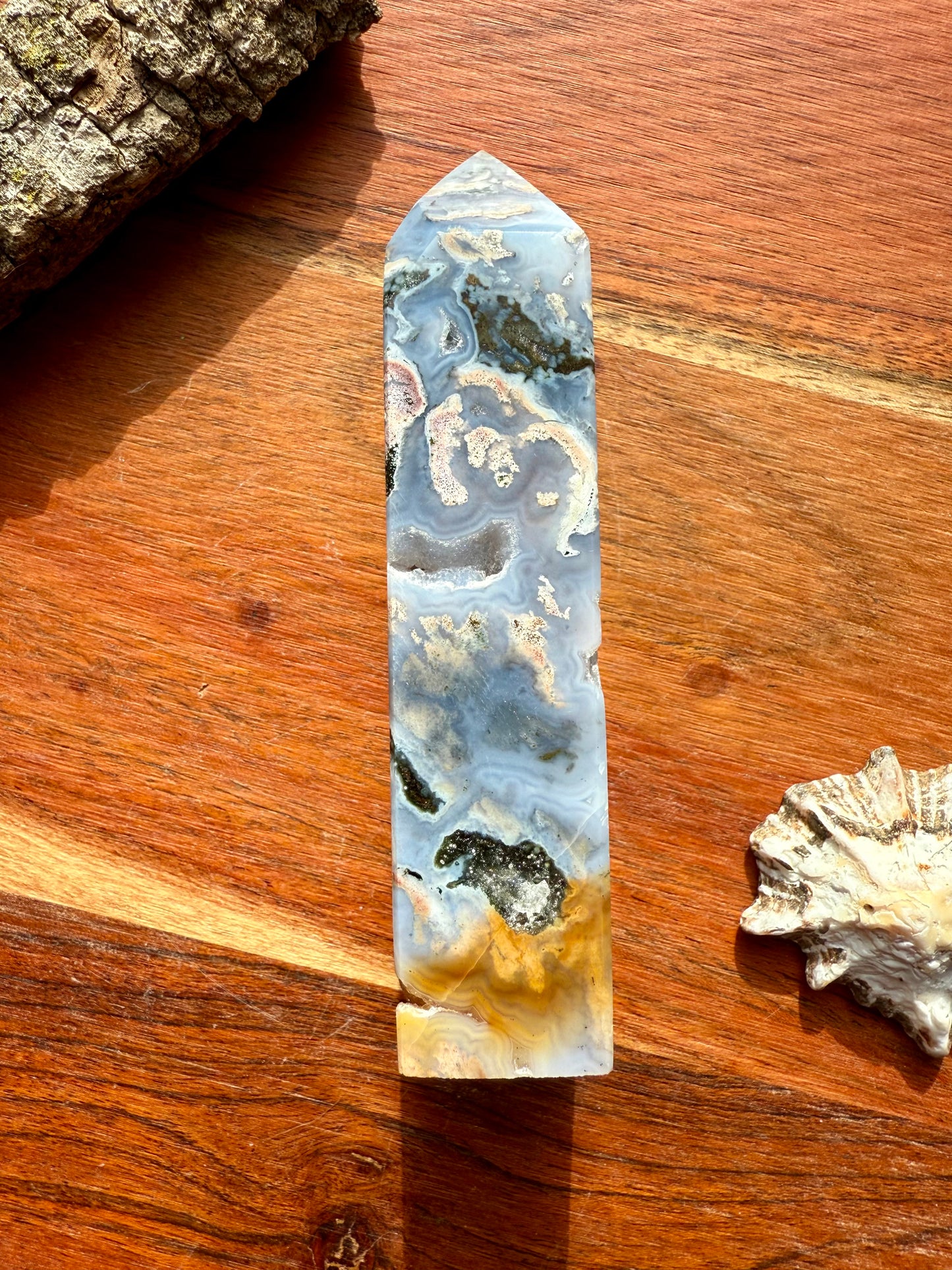MONET AGATE TOWER