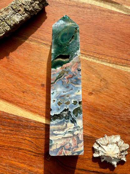MONET AGATE TOWER