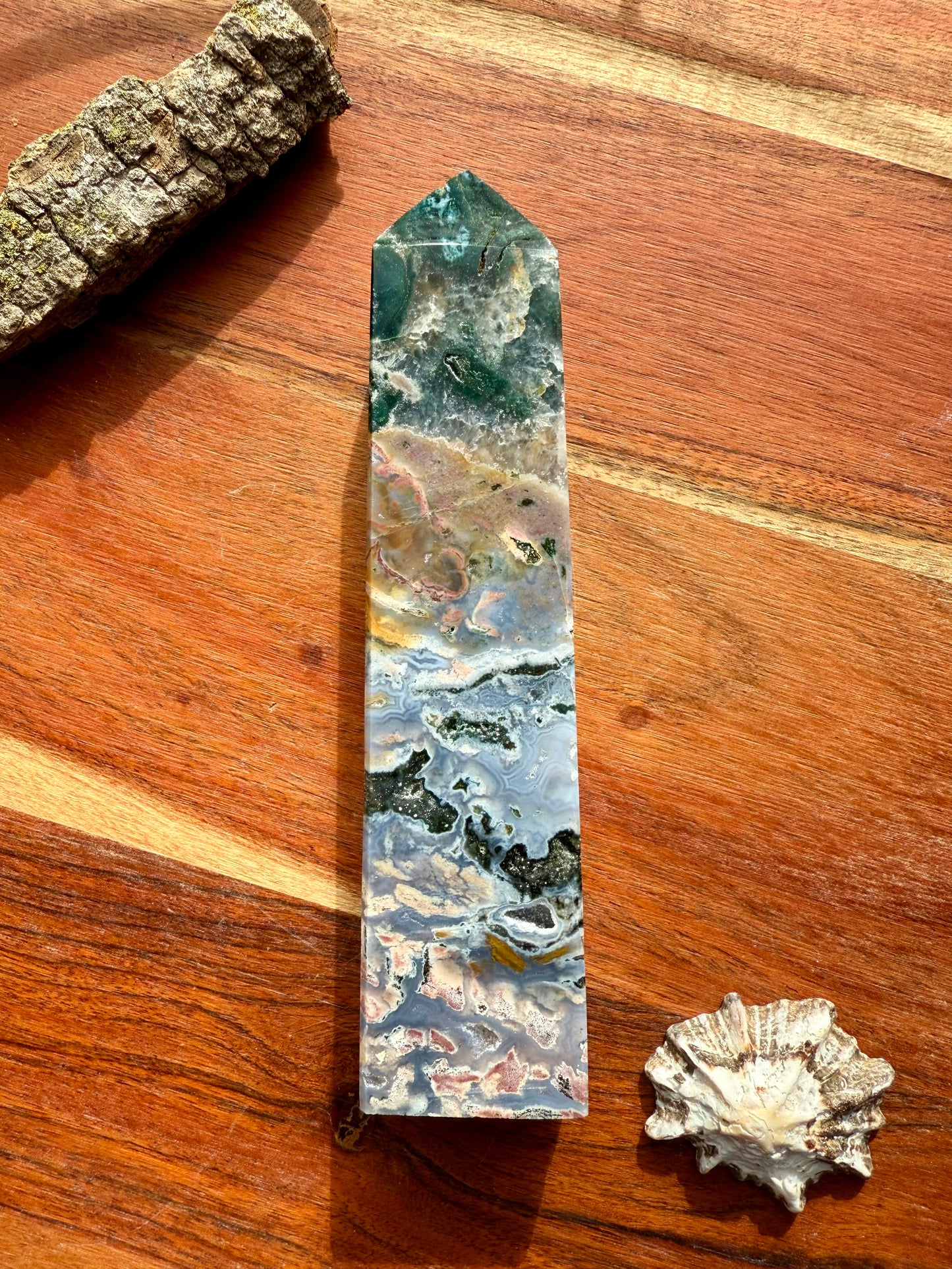 MONET AGATE TOWER
