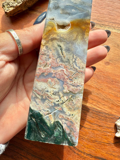 MONET AGATE TOWER
