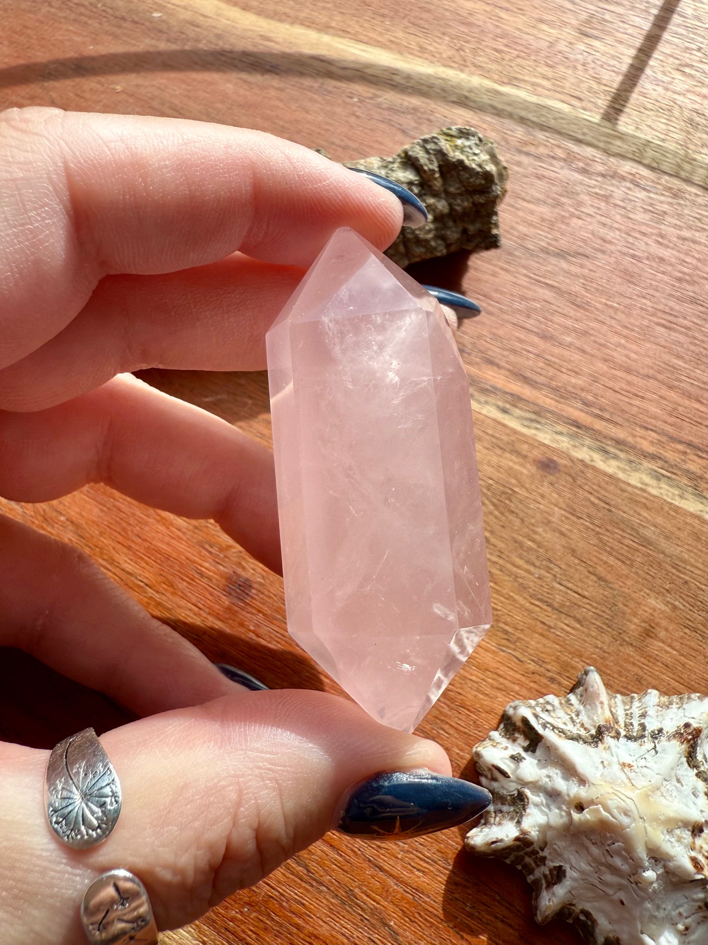 ICY ROSE QUARTZ DT POINT