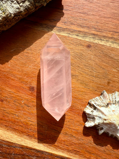 ICY ROSE QUARTZ DT POINT