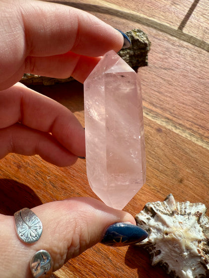 ICY ROSE QUARTZ DT POINT