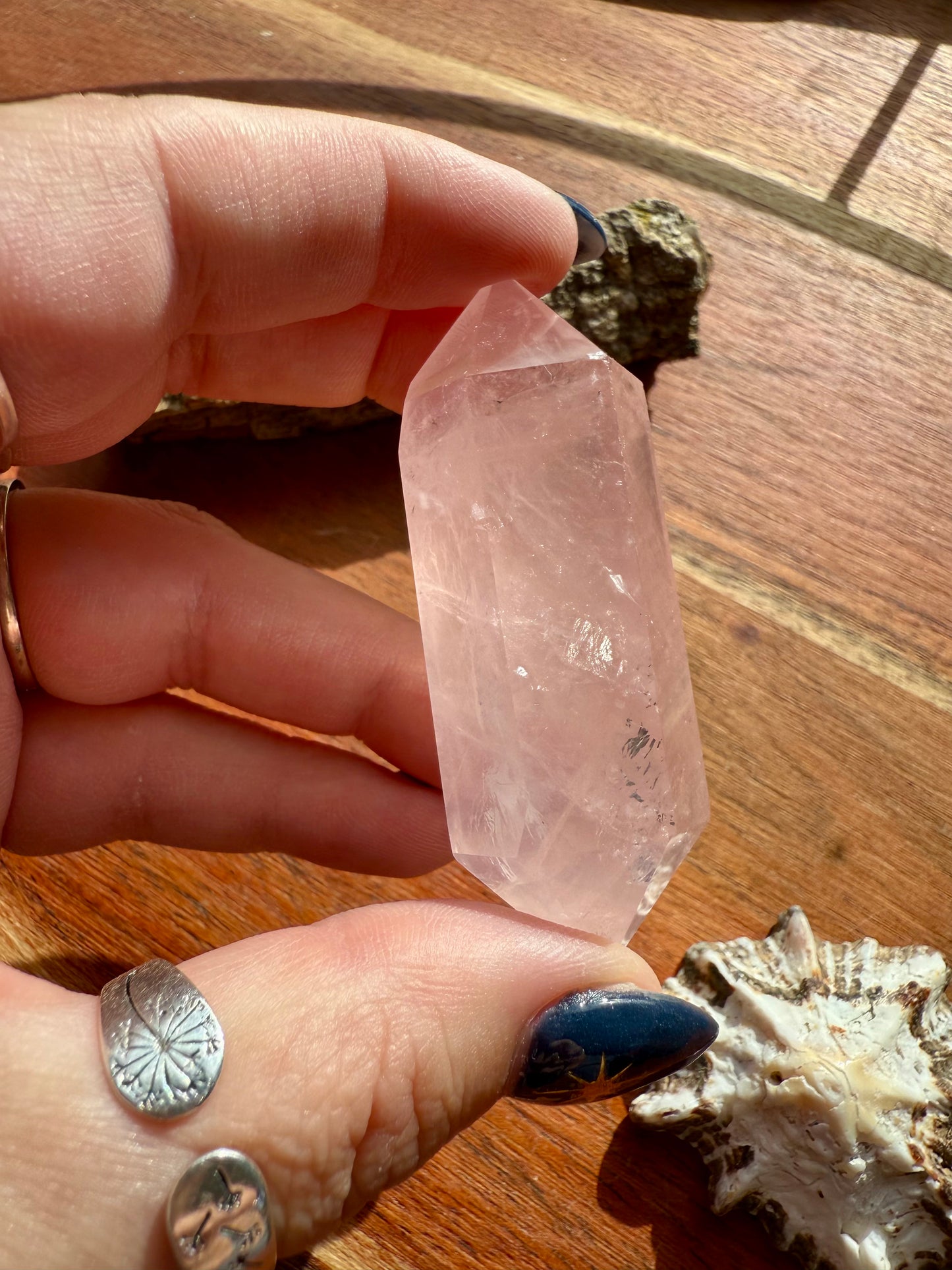 ICY ROSE QUARTZ DT POINT