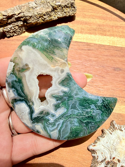 MOSS AGATE MOON WITH STAND